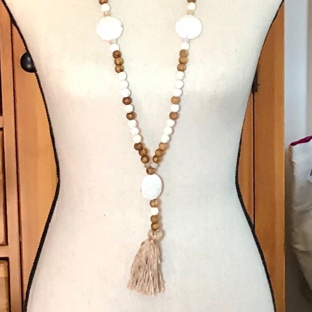 NWT, Beautiful BoHo Necklace with tassel. - Picture 2 of 3